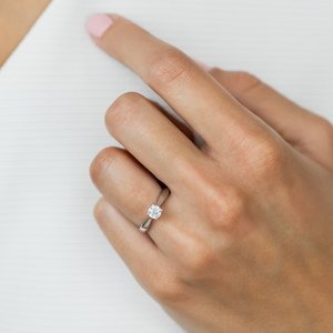 Zásnubný prsteň LOVE 013