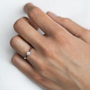 Zásnubný prsteň LOVE 045