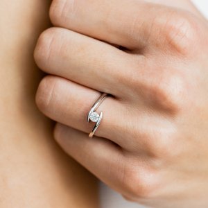 Zásnubný prsteň LOVE 092