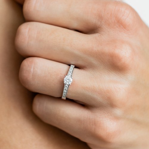 Zásnubný prsteň LOVE 064