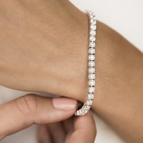 Tenisový náramok s prírodnými diamanty