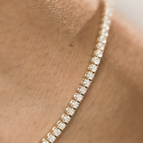 Tenisový náramok s prírodnými diamanty