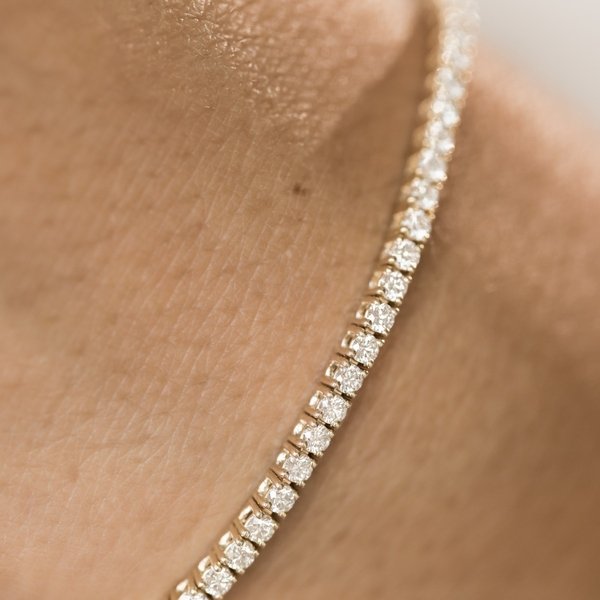 Tenisový náramok s prírodnými diamanty